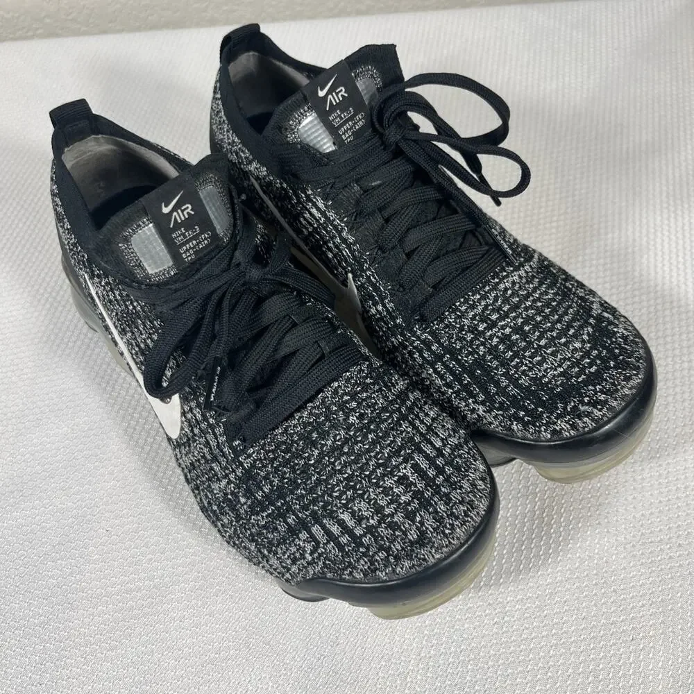 Nike‎ Air Vapormax Flyknit 3 Sneaker Women’s SZ 8.5 Black/White AJ6910-001 - Picture 3 of 13